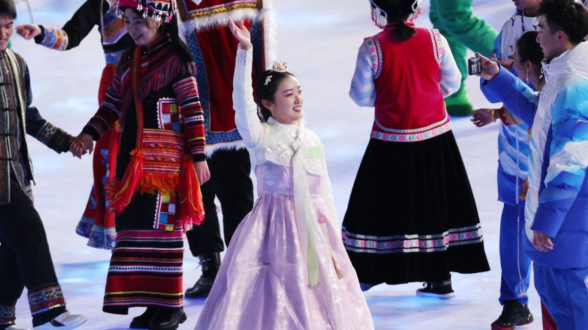 Koreu pobouřilo použití šatů hanbok během zahajovacího ceremoniálu olympiády